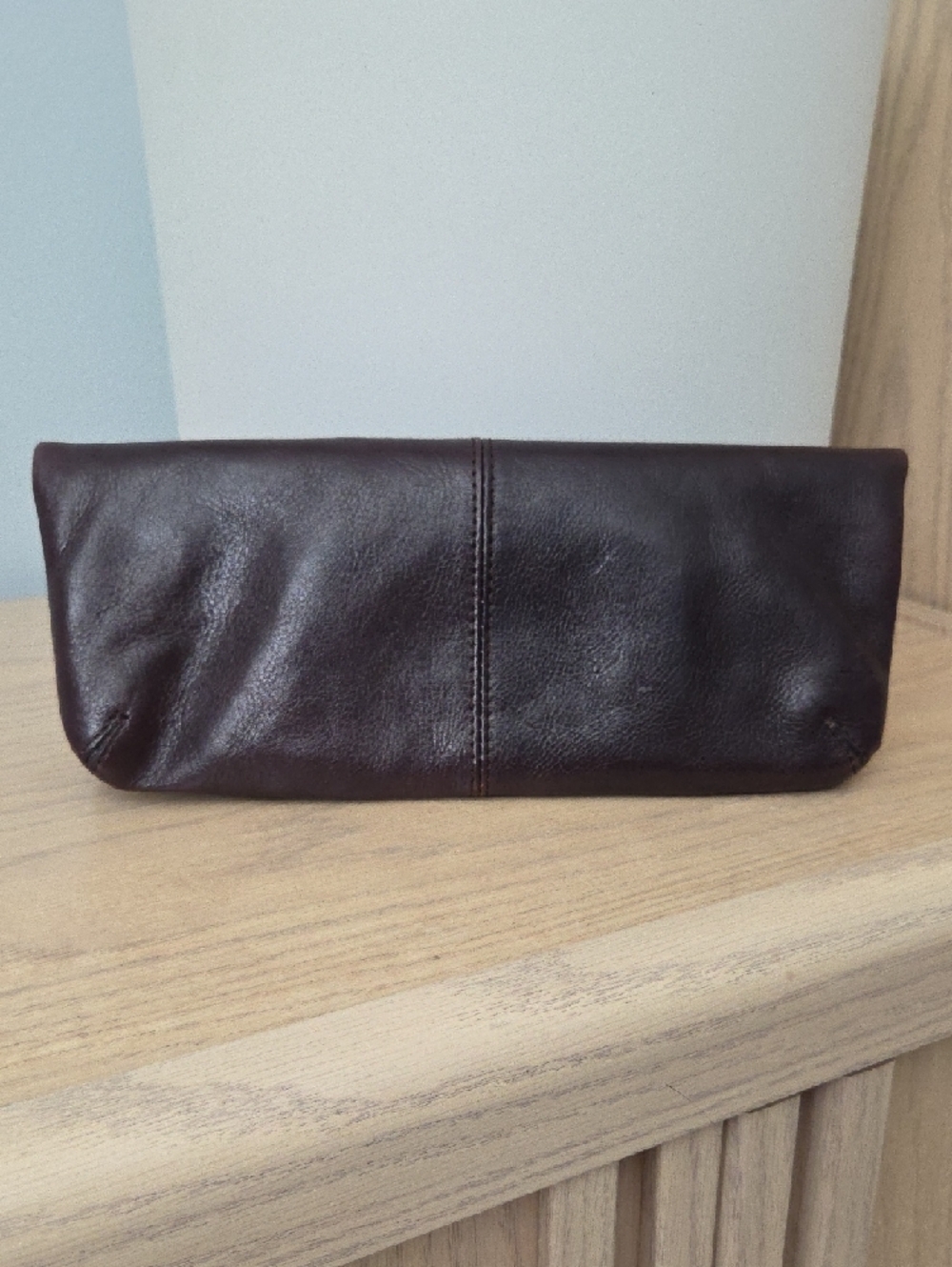 Danier Genuine Leather Dark Plumy Brown Turn Key Clutch w Kiss Lock Coin Pouch - Picture 3 of 7